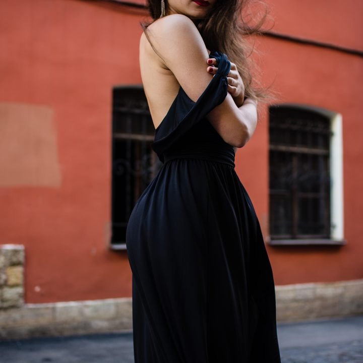 Sukienka maxi z odkrytymi ramionami Noir